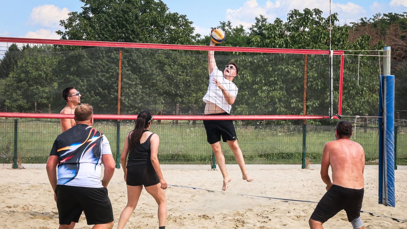 Na turniru u odbojci na pijesku- Nedelišće open 2026. sudjelovalo dvadeset ekipa